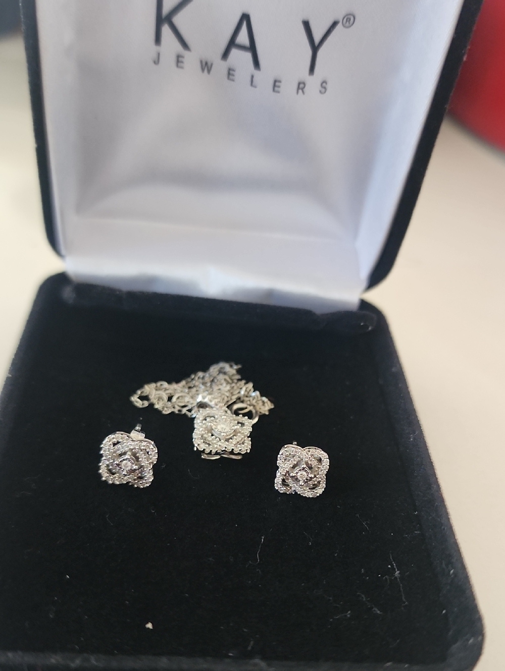 Kay Jewelers "Center Of Me" 1/5ct Tw 10k Stamped Knot Pendant Necklace and Studs - Picture 7 of 14